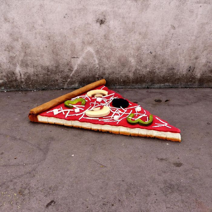 artist-turns-abandoned-mattresses-into-food-sculptures-5bc7bca4883a7_700.jpg